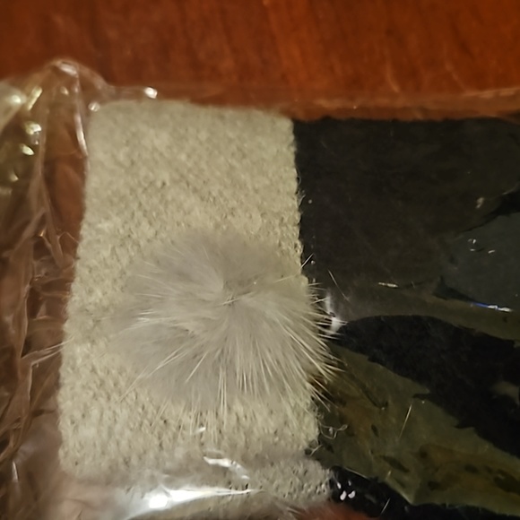 Womens Tech Touch Gloves - Picture 4 of 4